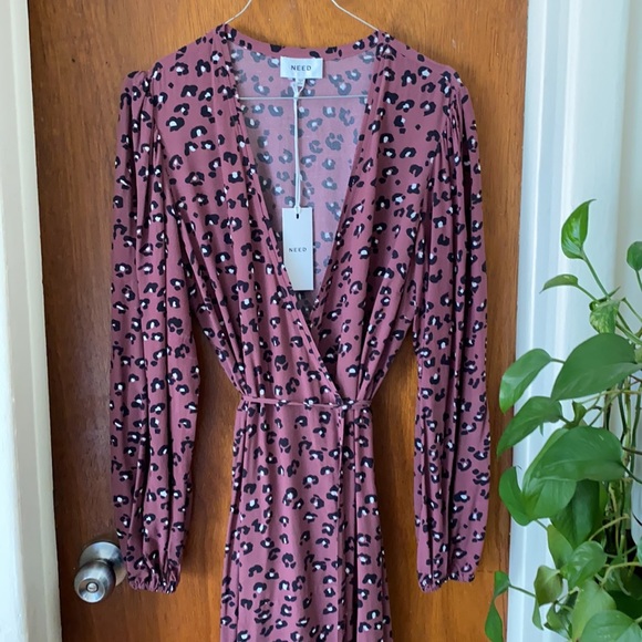 Need dress size small new with tag - Picture 4 of 11